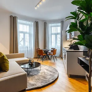 Trendy With - Smart Tv, Coffee Machine In Meidling Vienna
