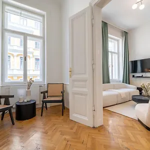 Josef's I Premium I Quiet & Vienna