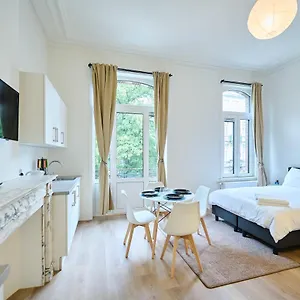 Living , Bruxelles Belgio