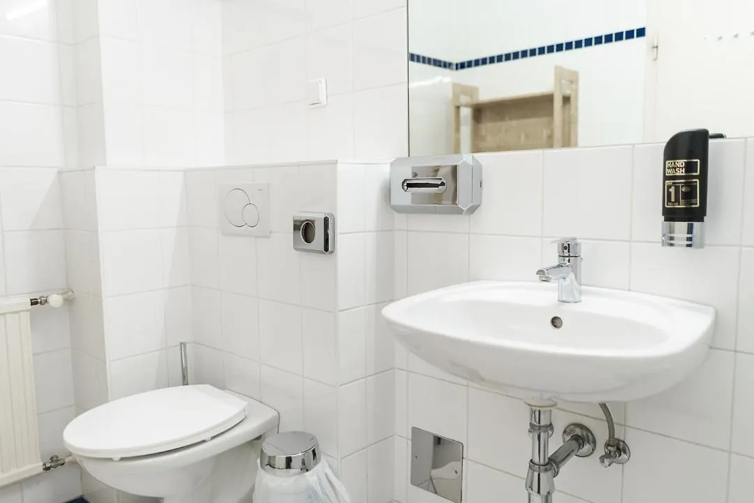 וינה Central Living - Stephansdom Apartments אוסטריה