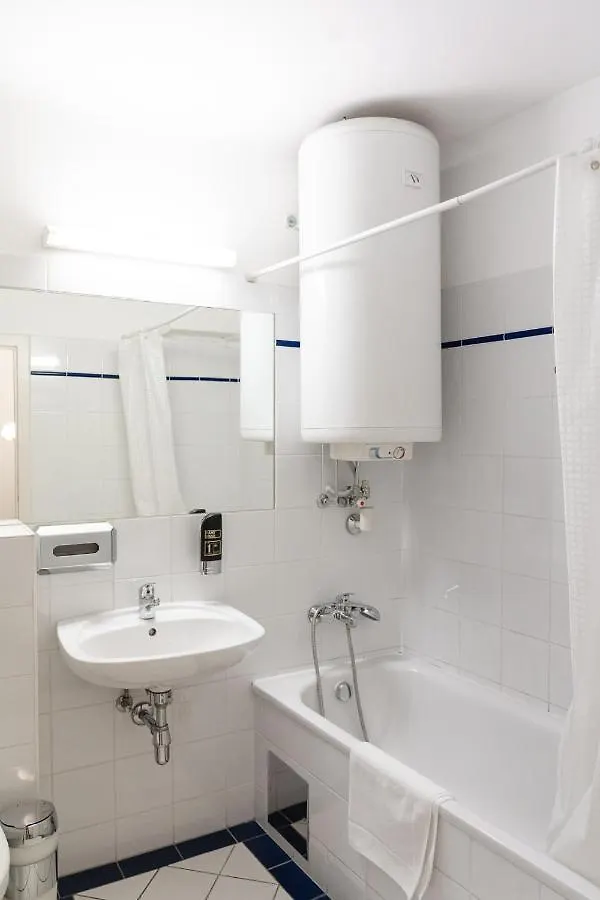 וינה Central Living - Stephansdom Apartments אוסטריה