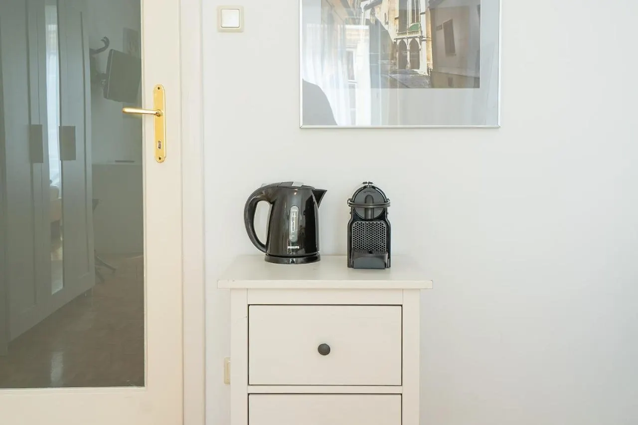 וינה Central Living - Stephansdom Apartments