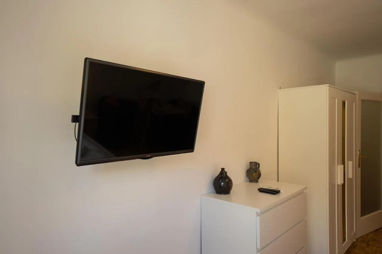וינה Central Living - Stephansdom Apartments אוסטריה