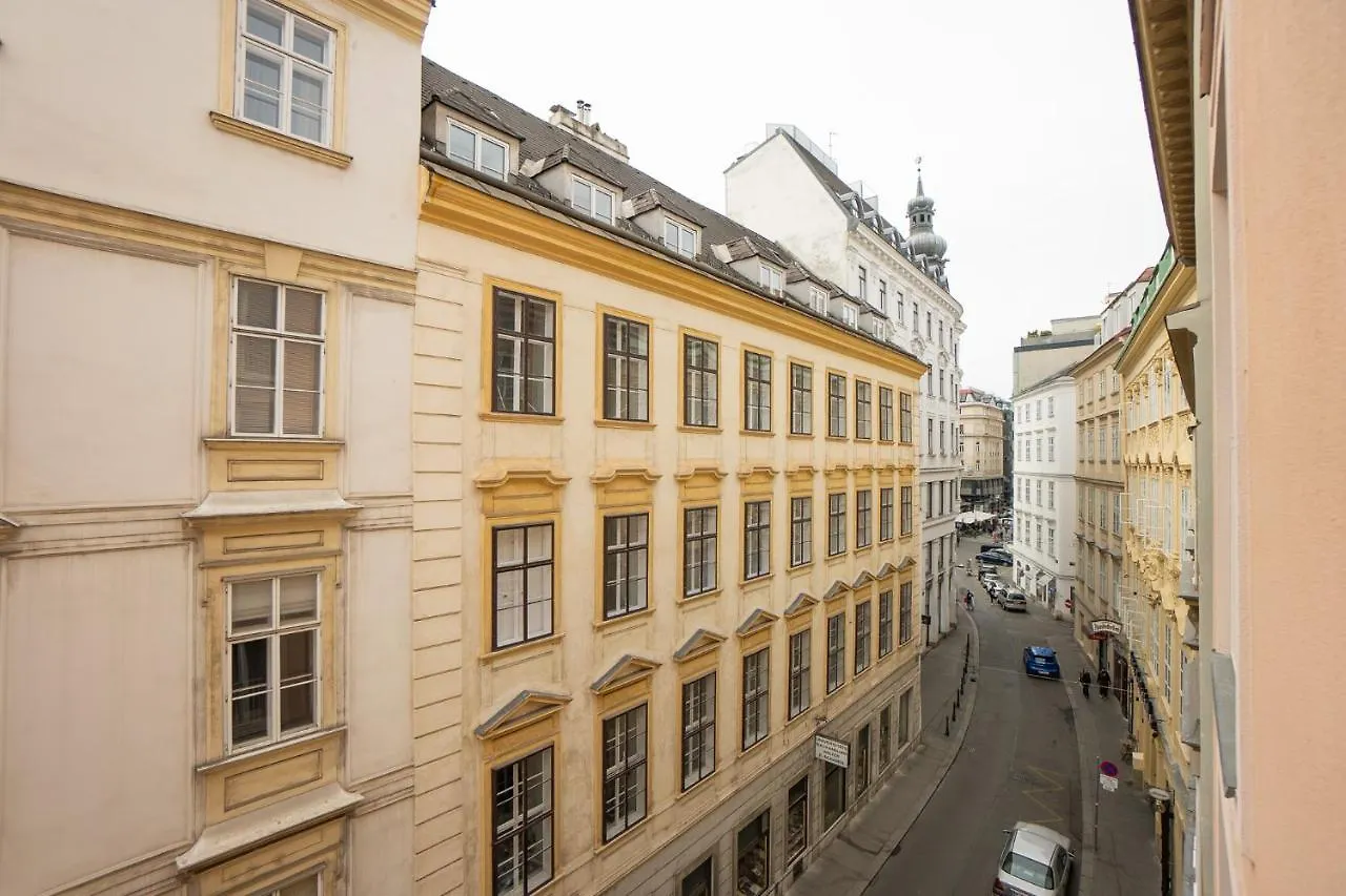 Central Living - Stephansdom Apartments Vienna Austria