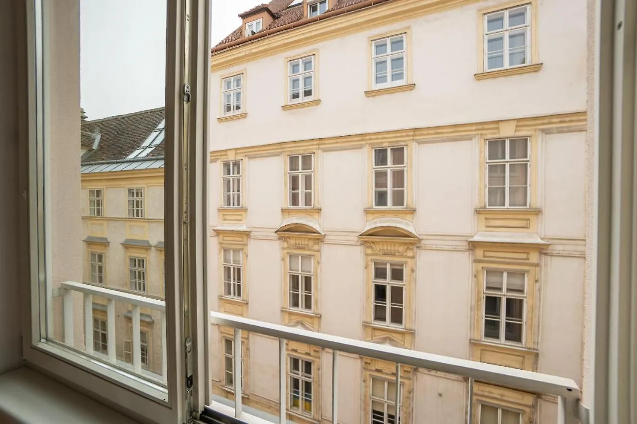 Central Living - Stephansdom Apartments Vienna